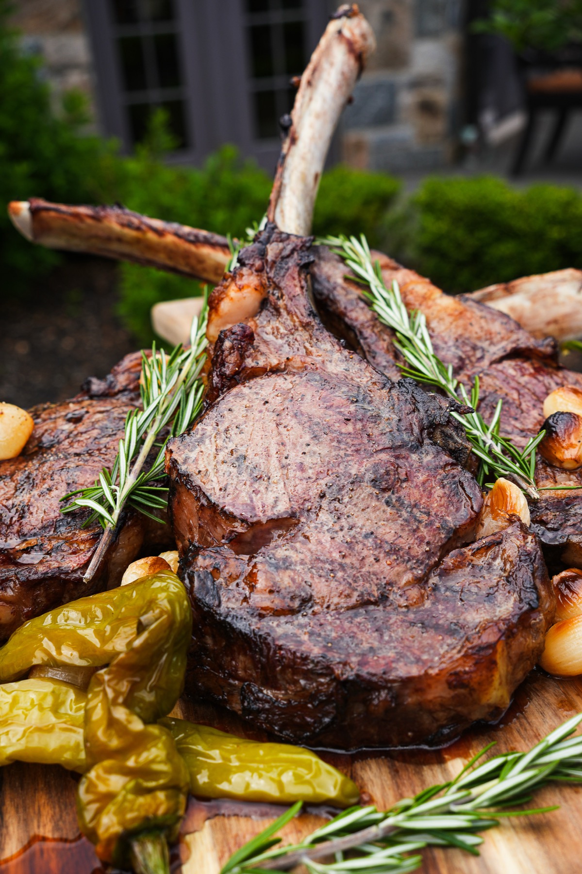 Courtyard ribeye carving board for cocktail hour